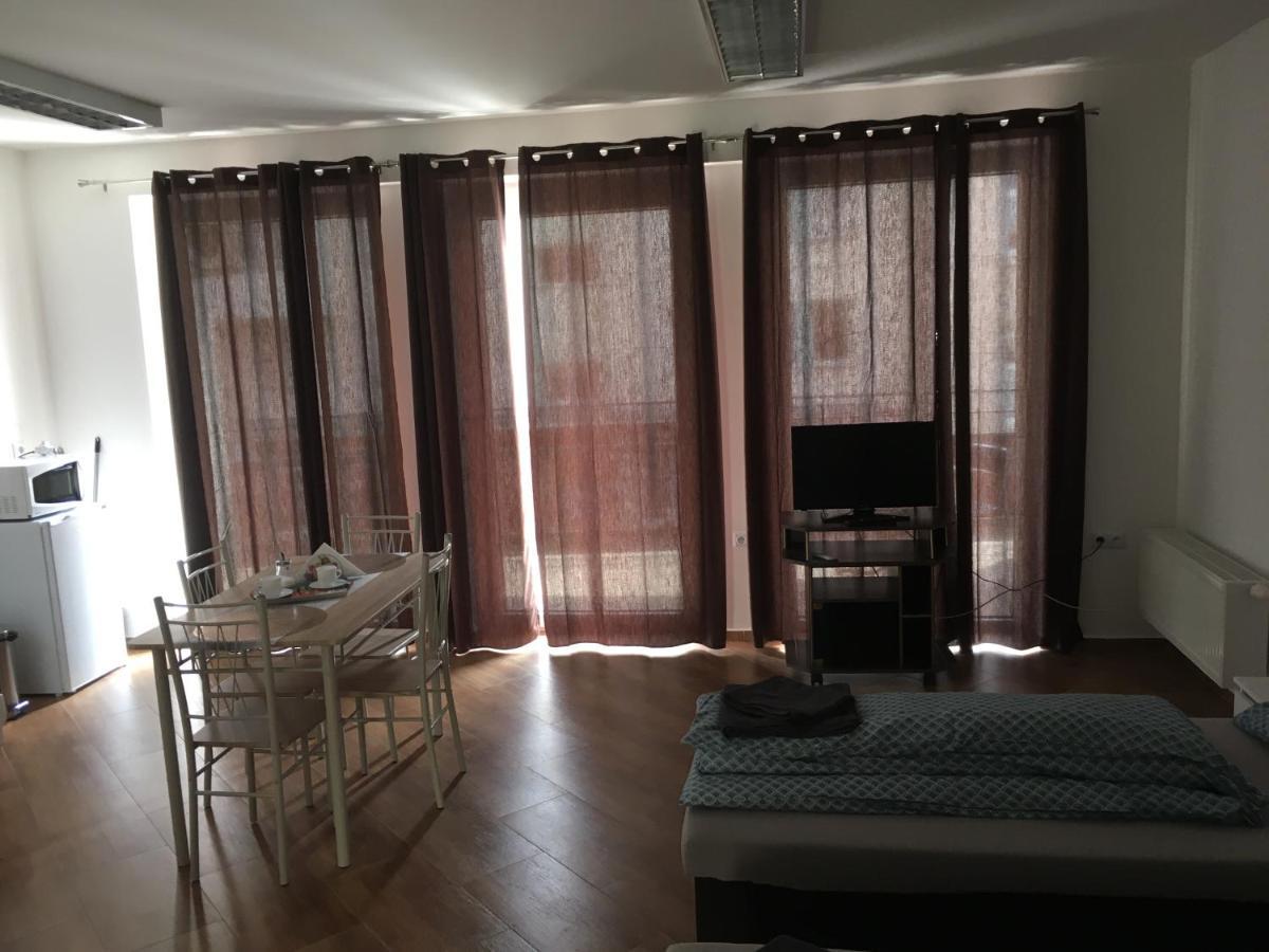 Konde Apartments B Дунайська Стреда Екстер'єр фото