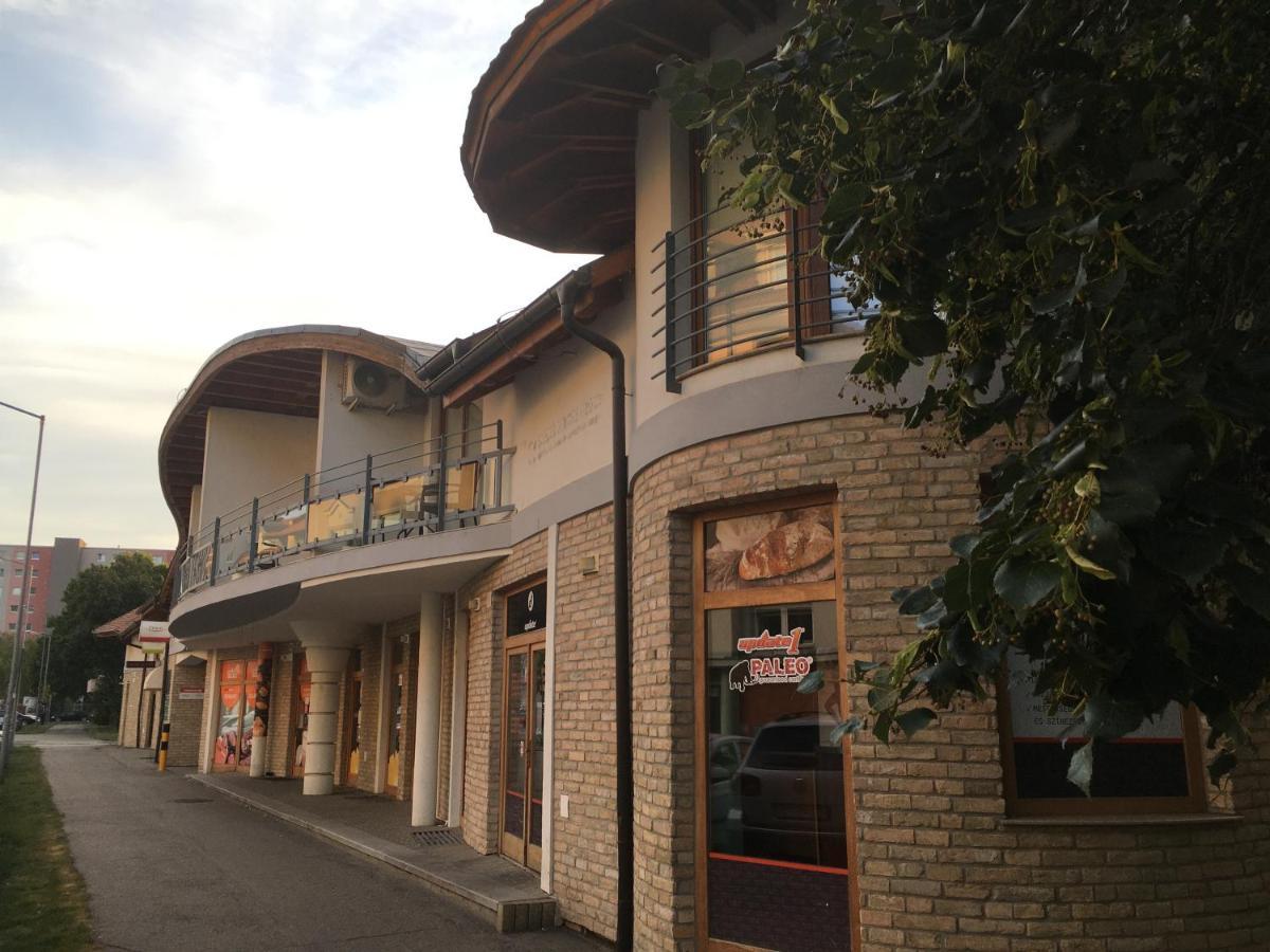Konde Apartments B Дунайська Стреда Екстер'єр фото
