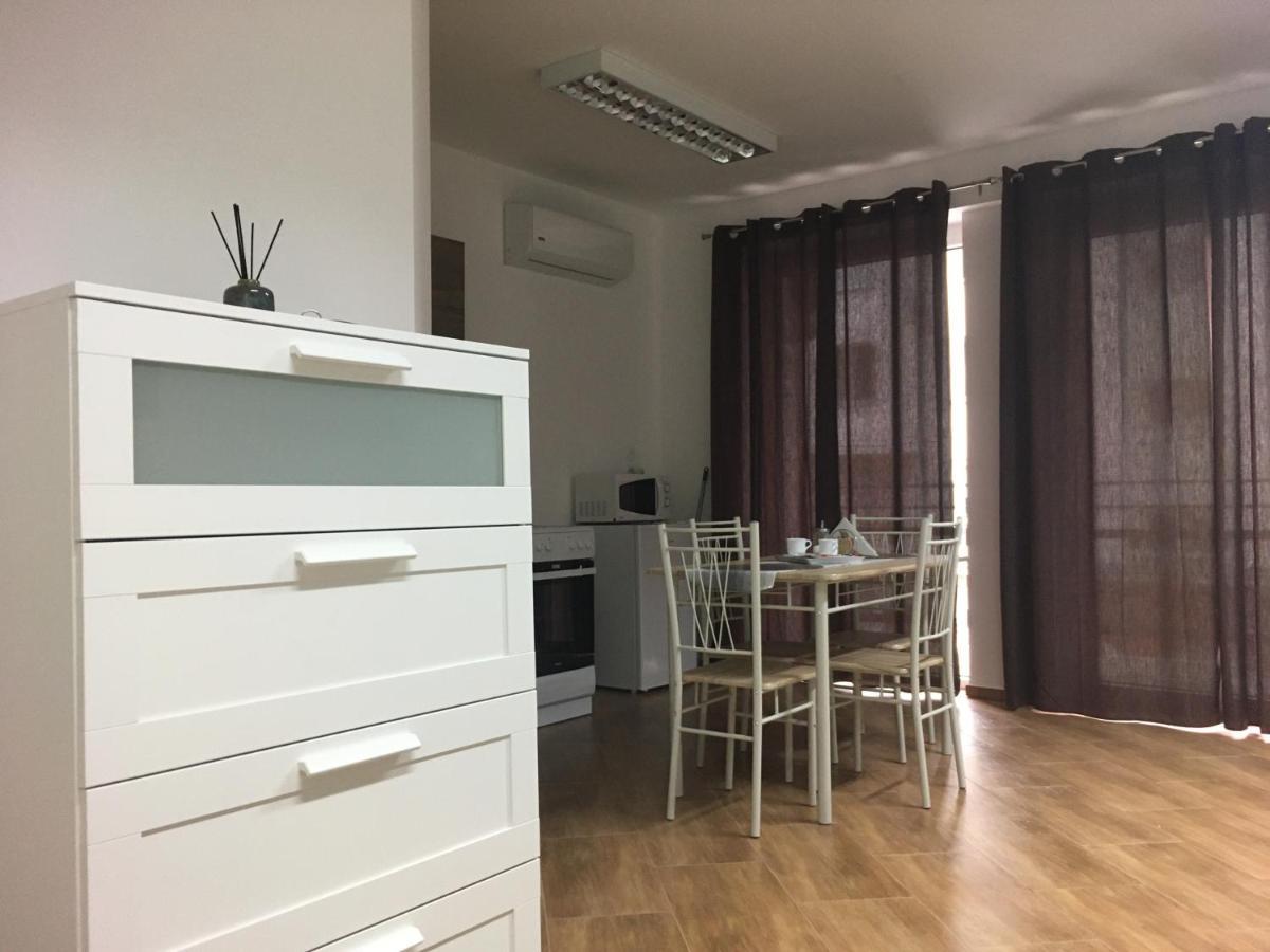 Konde Apartments B Дунайська Стреда Екстер'єр фото