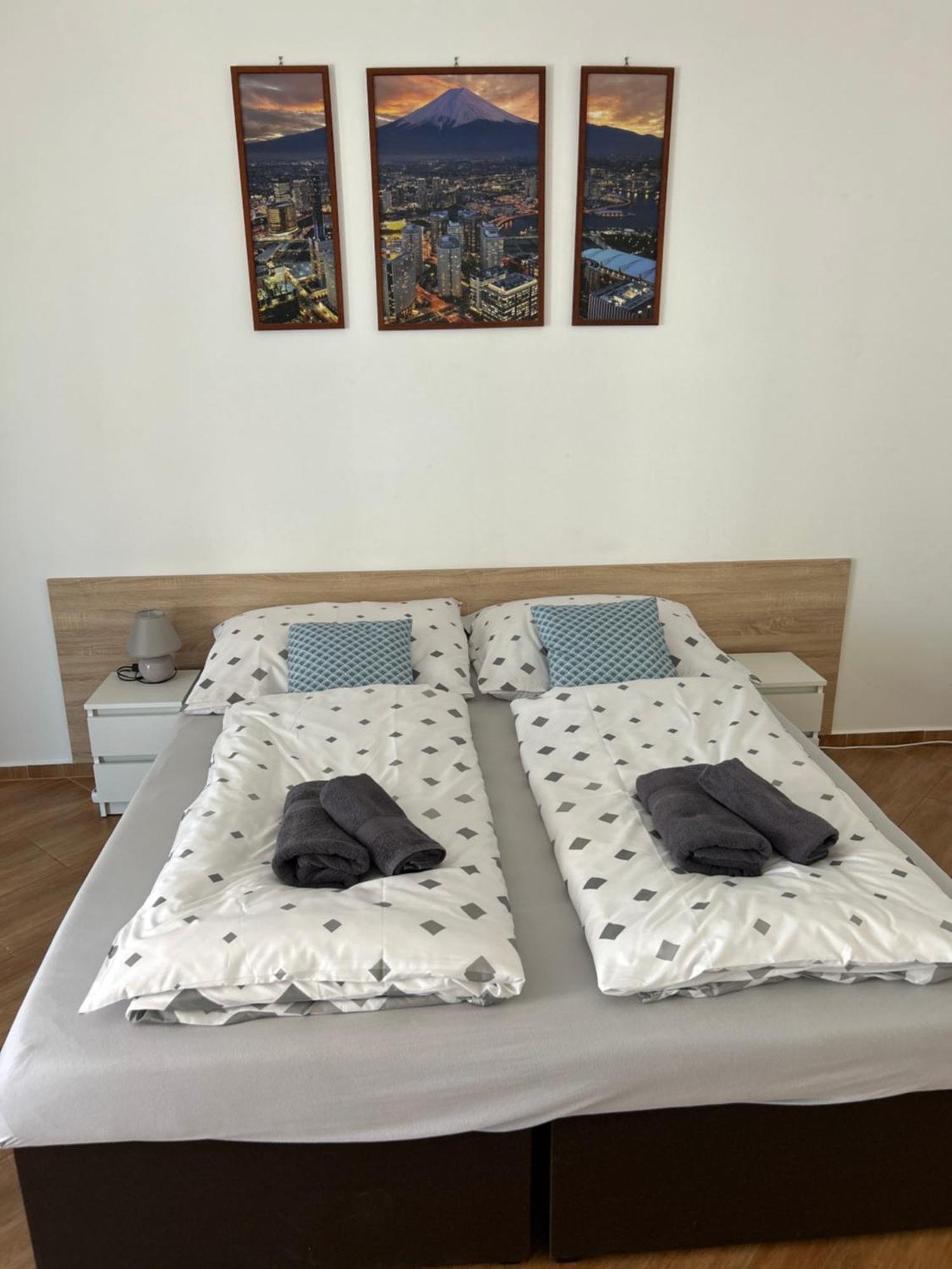 Konde Apartments B Дунайська Стреда Екстер'єр фото